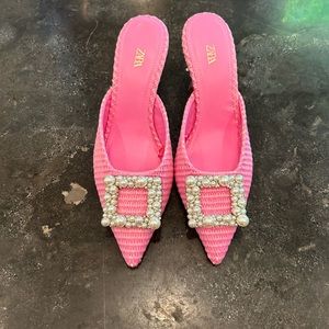 Soft pink Zara slip on